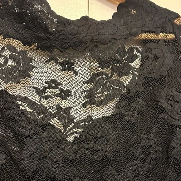 OLVI'S Elegant Black Lace Dress - Picture 7 of 12